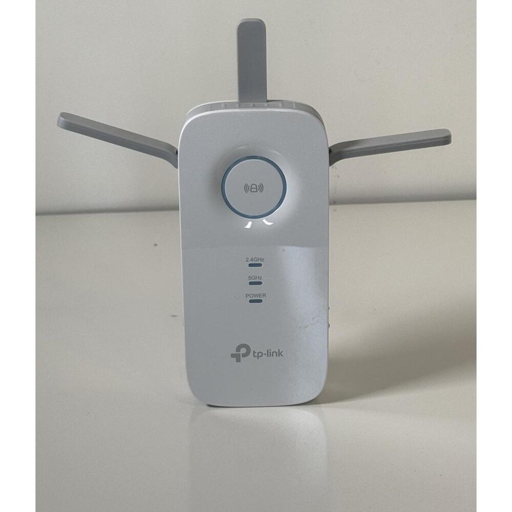 TP-Link AC1900 Wi-Fi Range Extender RE450 110/240V minimalist 81-00